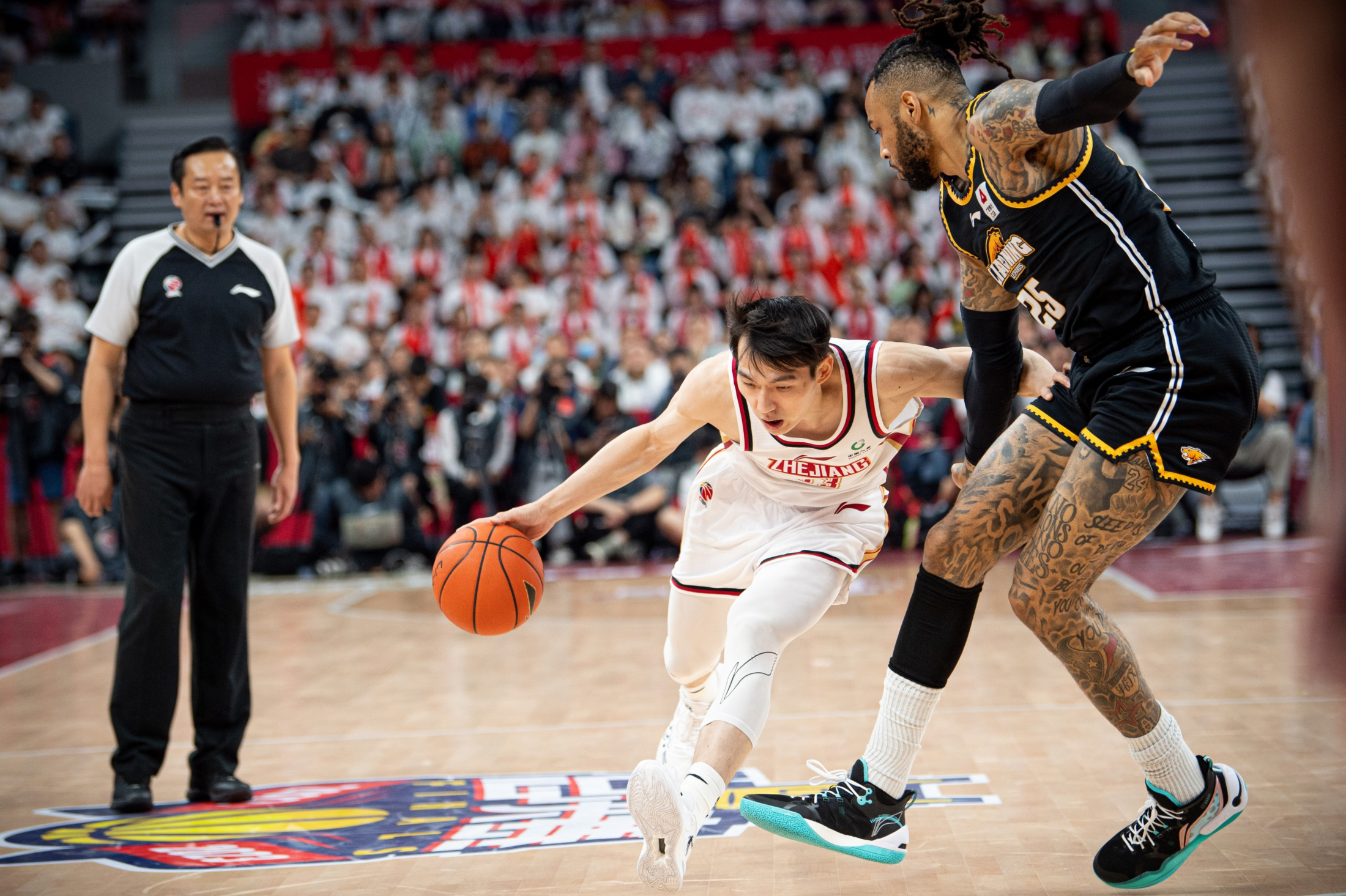 西汉姆发布备战花絮，清晨队长鼓劲，NBA常规赛任务艰巨，身体对抗强度拉满的简单介绍-爱游戏官网入口